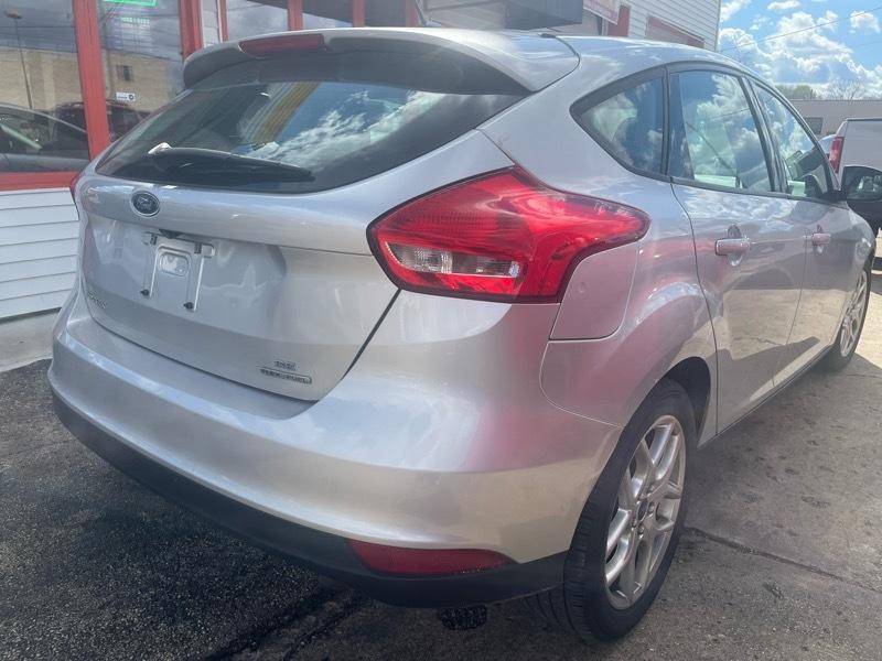 Ford Focus SE Hatch 2015