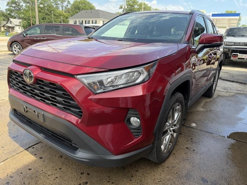 Toyota RAV4 XLE Premium AWD 2021