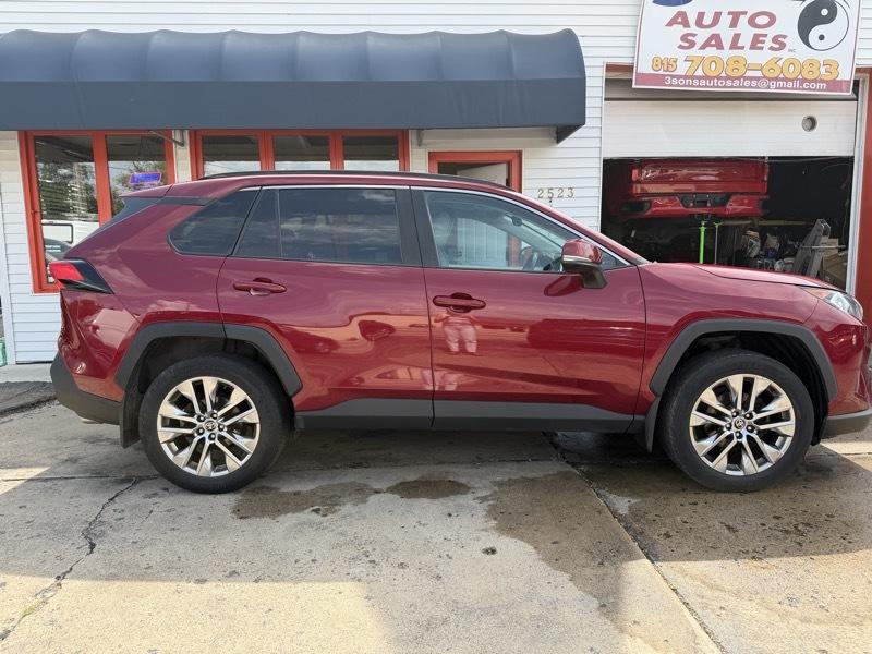 Toyota RAV4 XLE Premium AWD 2021