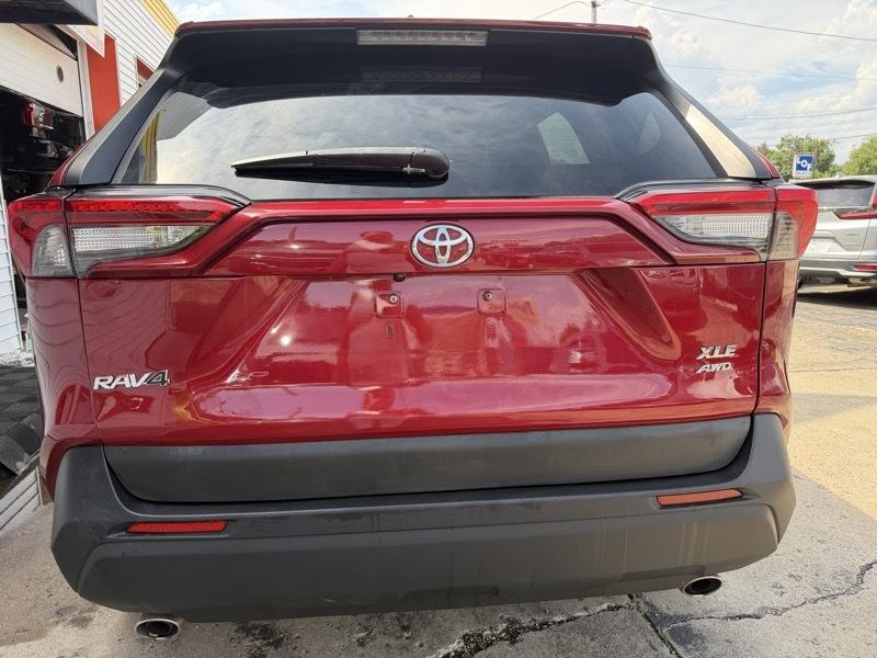 Toyota RAV4 XLE Premium AWD 2021