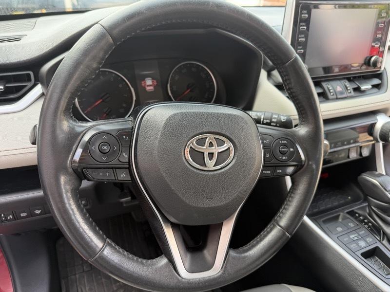 Toyota RAV4 XLE Premium AWD 2021