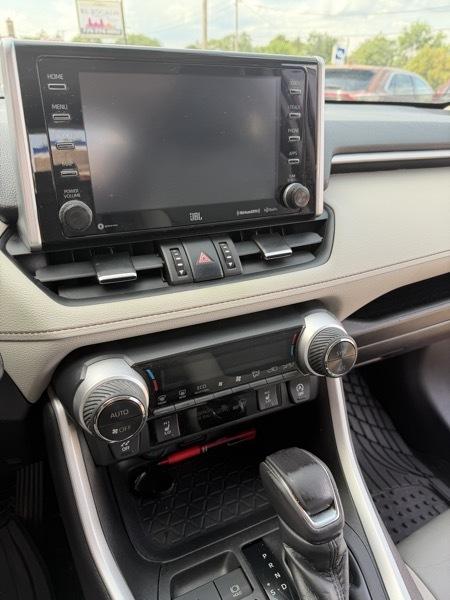 Toyota RAV4 XLE Premium AWD 2021