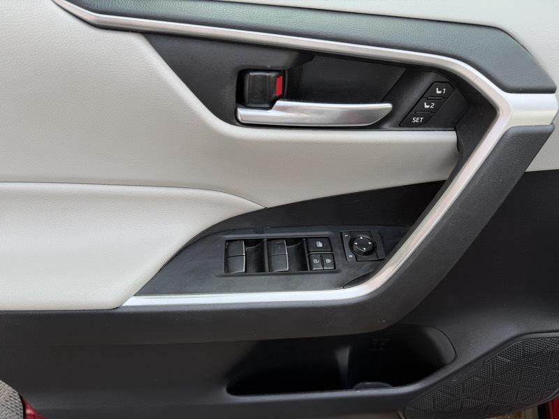 Toyota RAV4 XLE Premium AWD 2021
