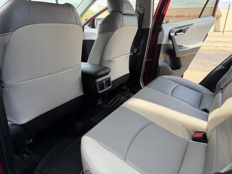 Toyota RAV4 XLE Premium AWD 2021