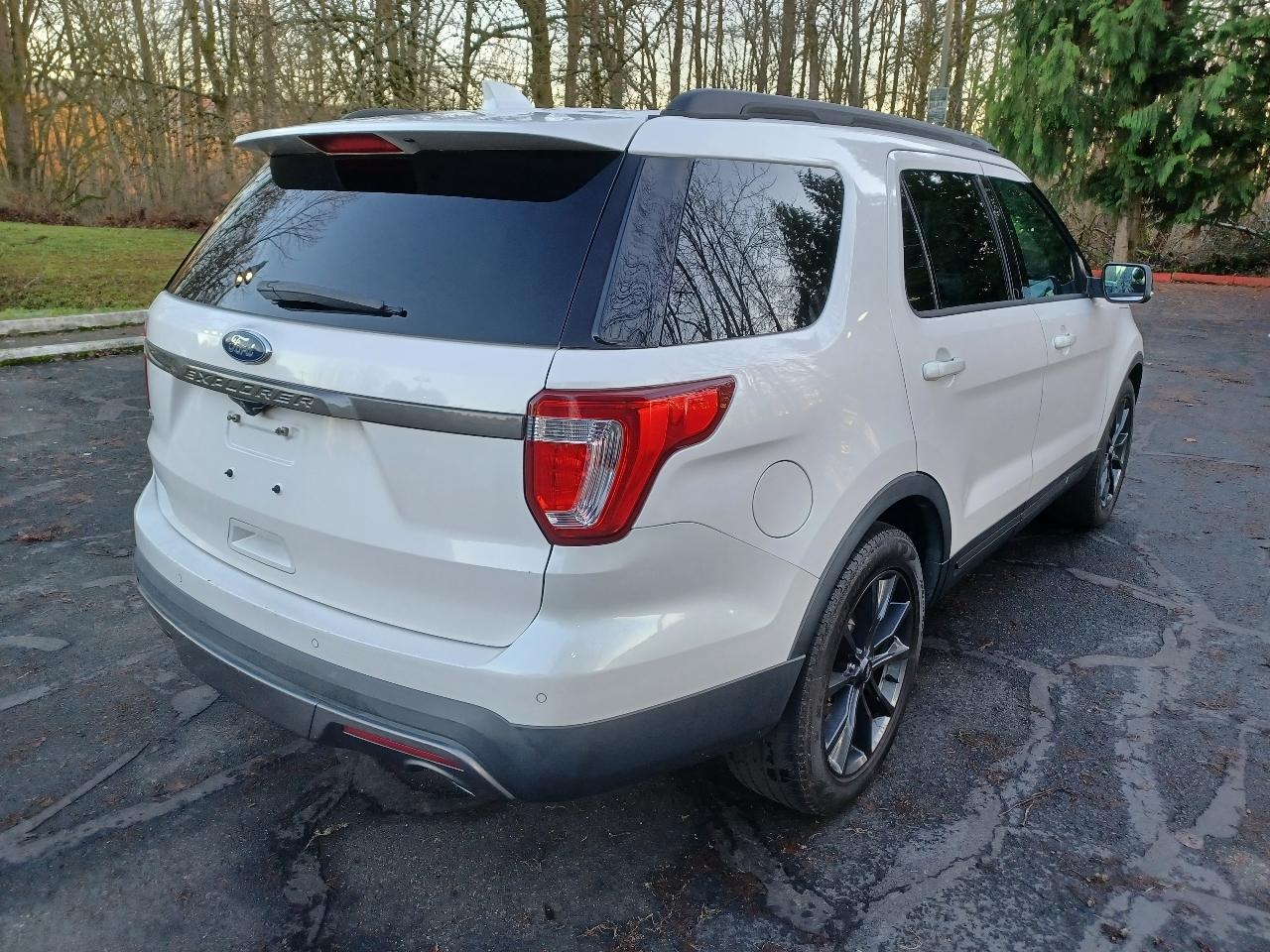 Ford Explorer XLT FWD 2017