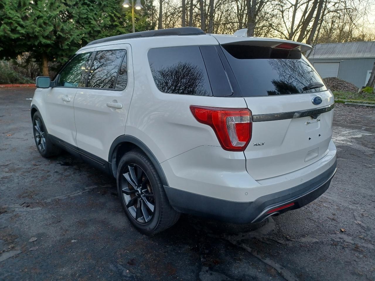 Ford Explorer XLT FWD 2017