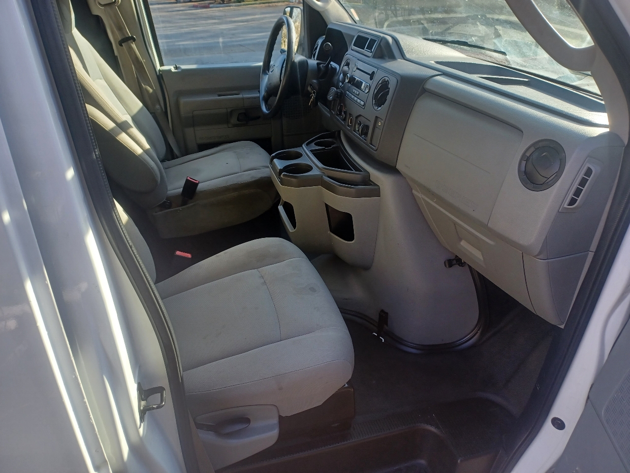 Ford Econoline E-150 2011