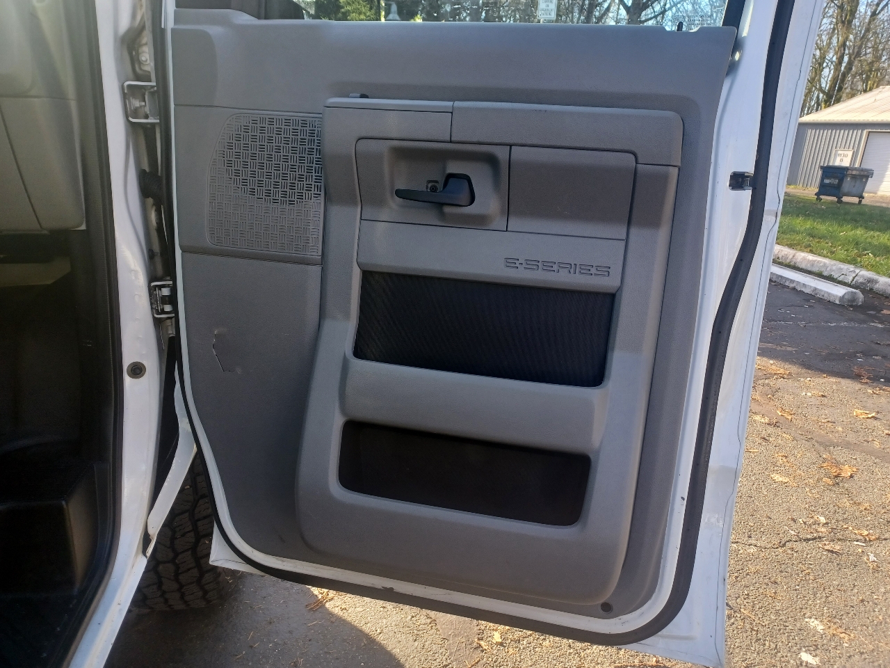 Ford Econoline E-150 2011