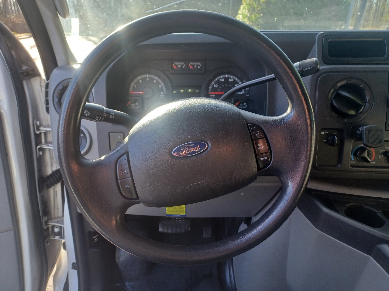 Ford Econoline E-150 2011