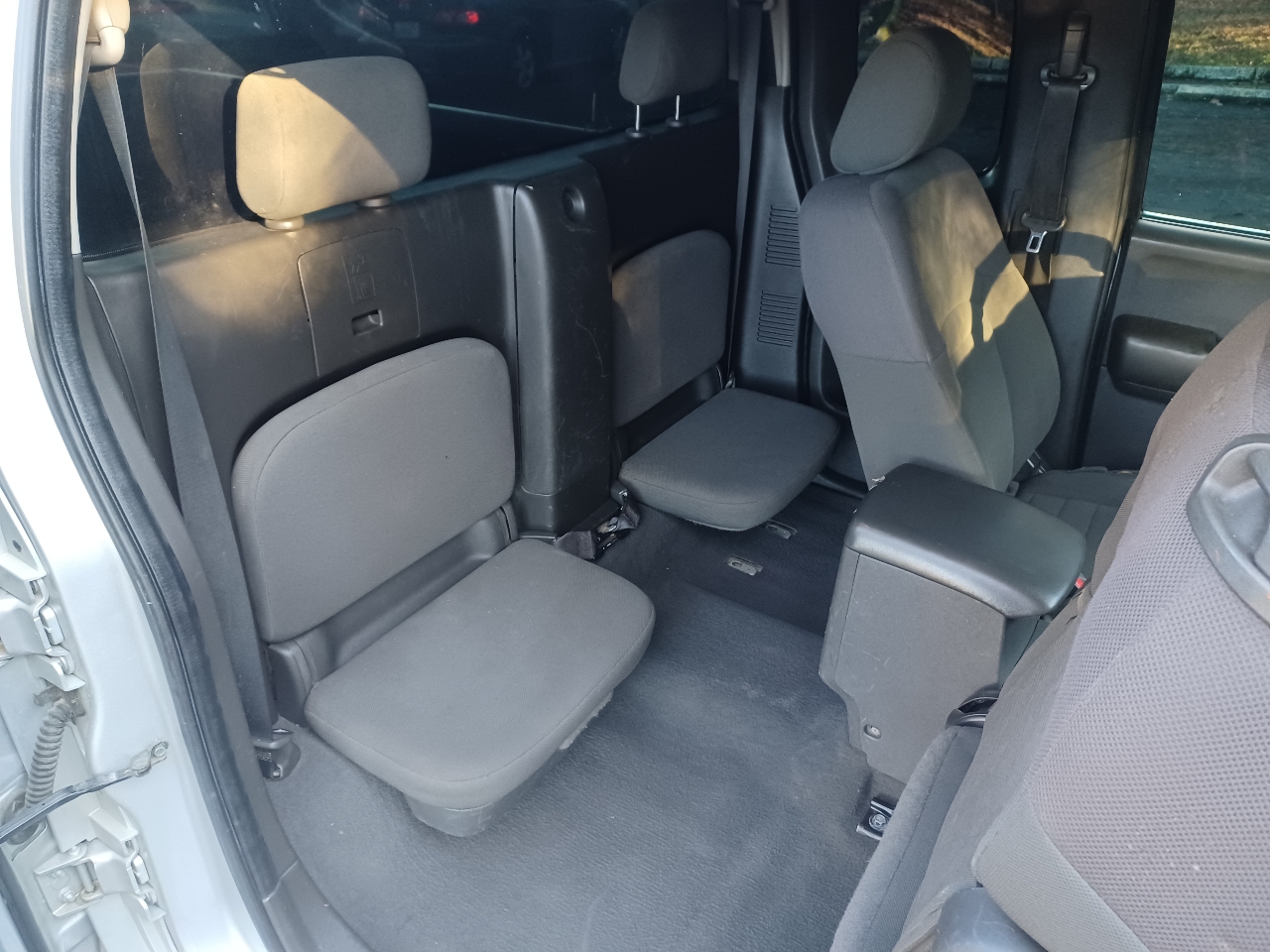 Nissan Frontier XE King Cab 2WD 2006