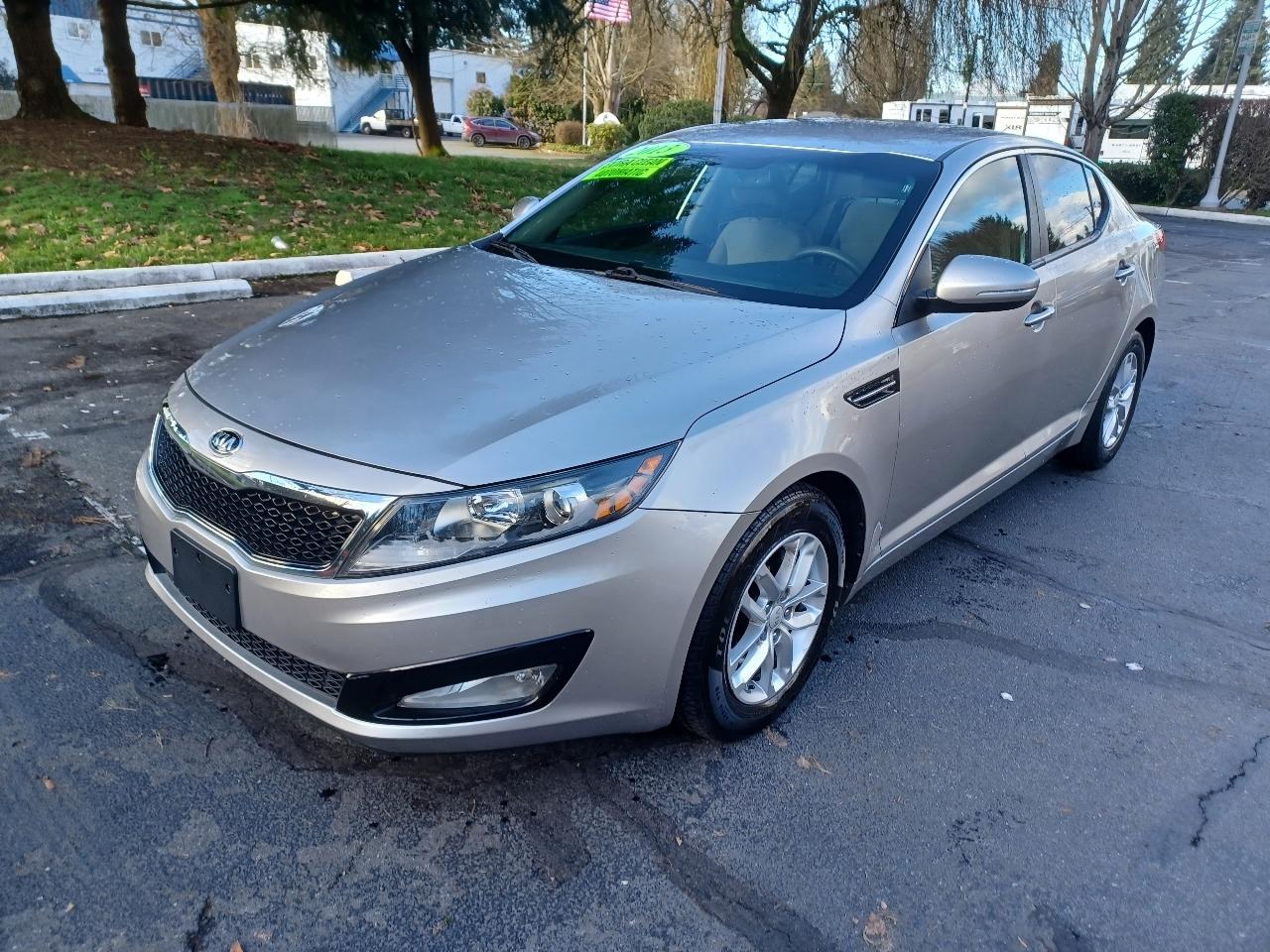 Kia Optima LX MT 2013