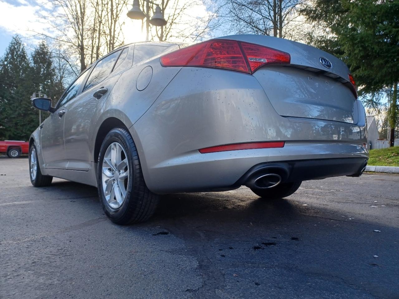 Kia Optima LX MT 2013