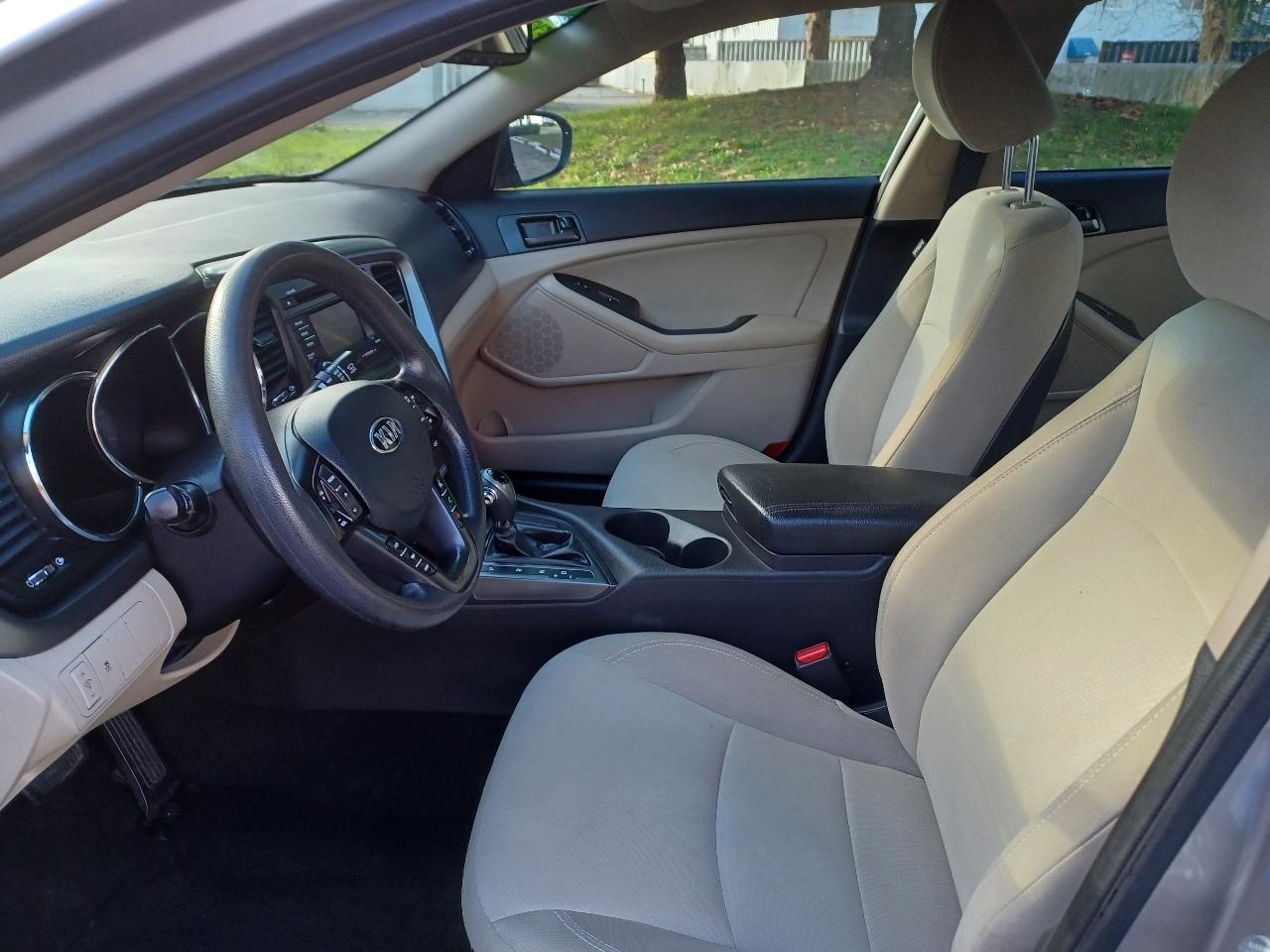 Kia Optima LX MT 2013