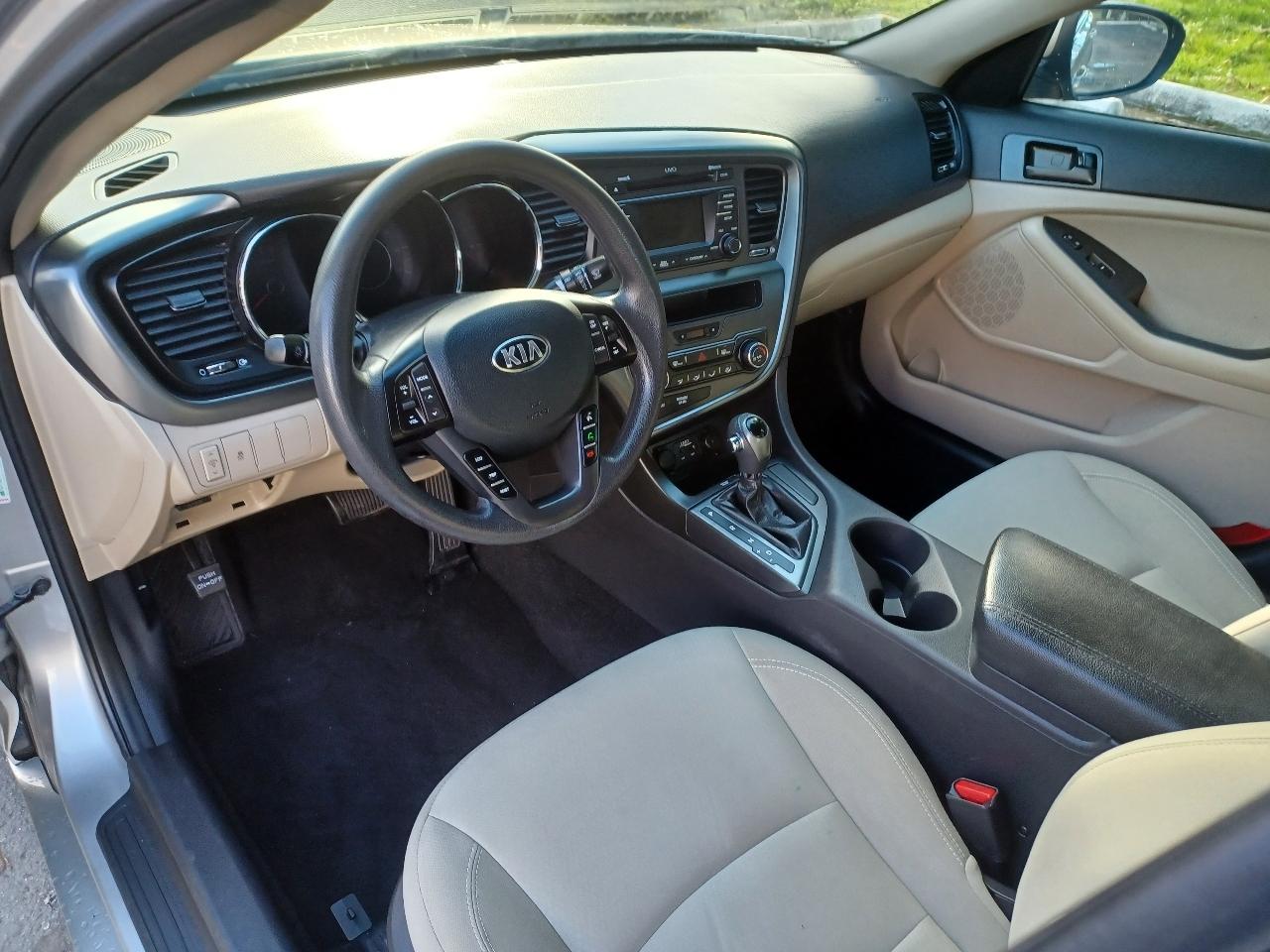 Kia Optima LX MT 2013