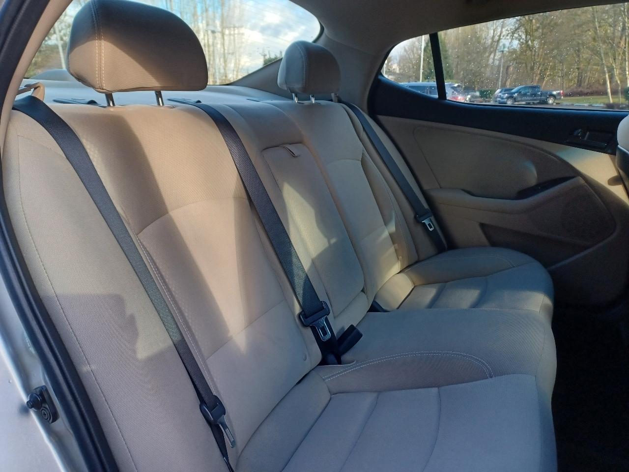 Kia Optima LX MT 2013