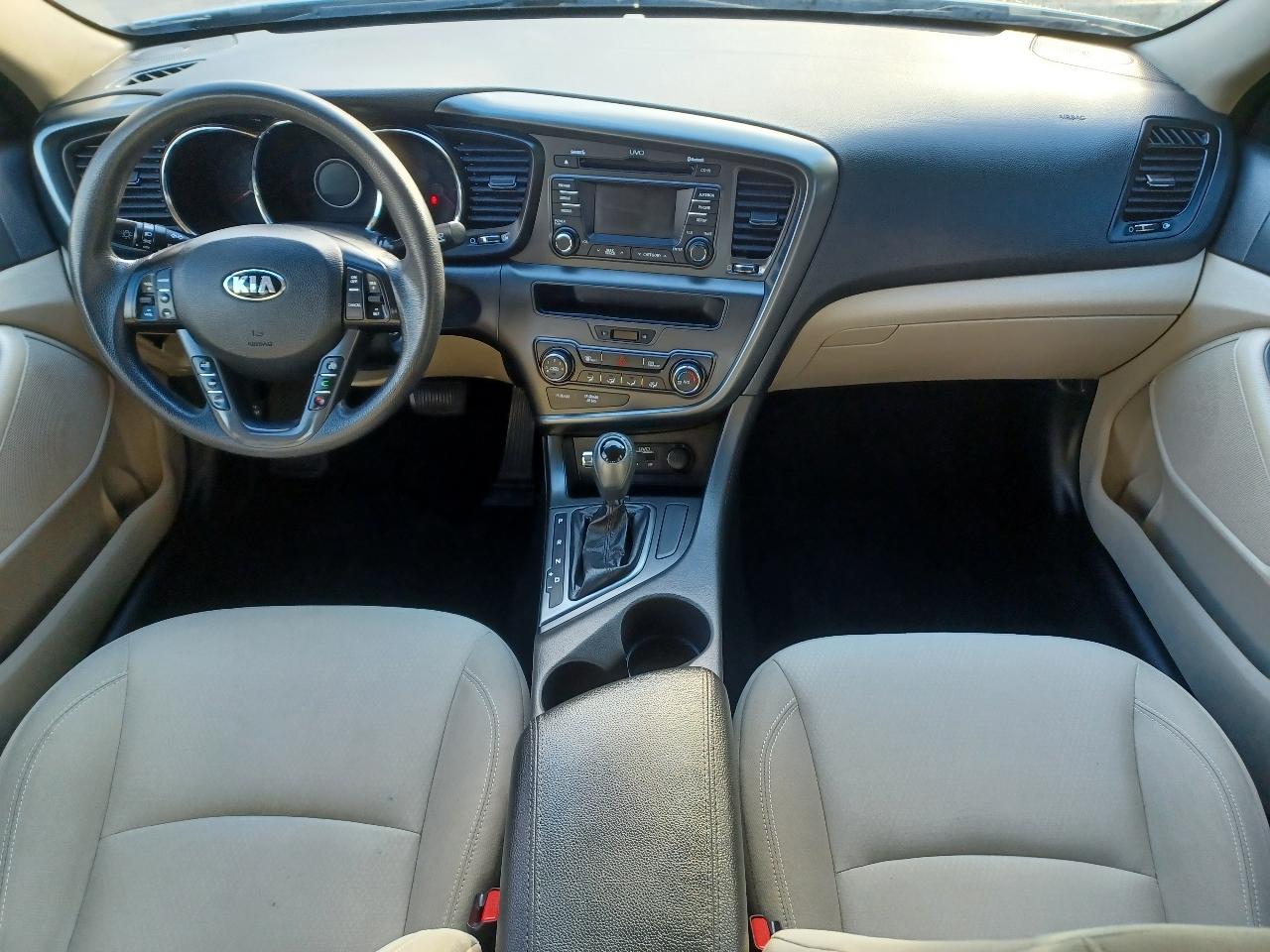 Kia Optima LX MT 2013