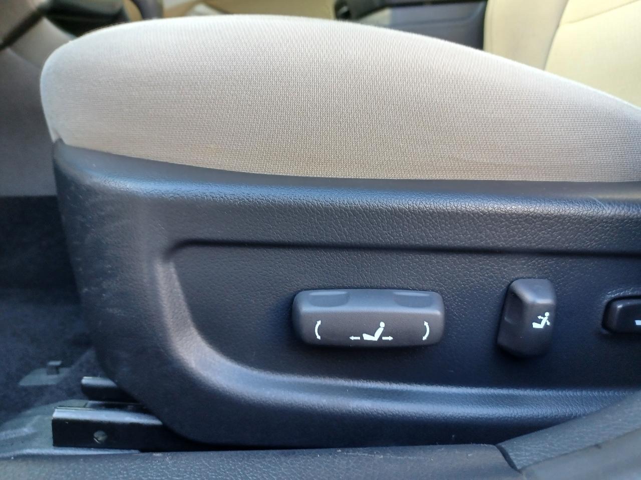 Kia Optima LX MT 2013