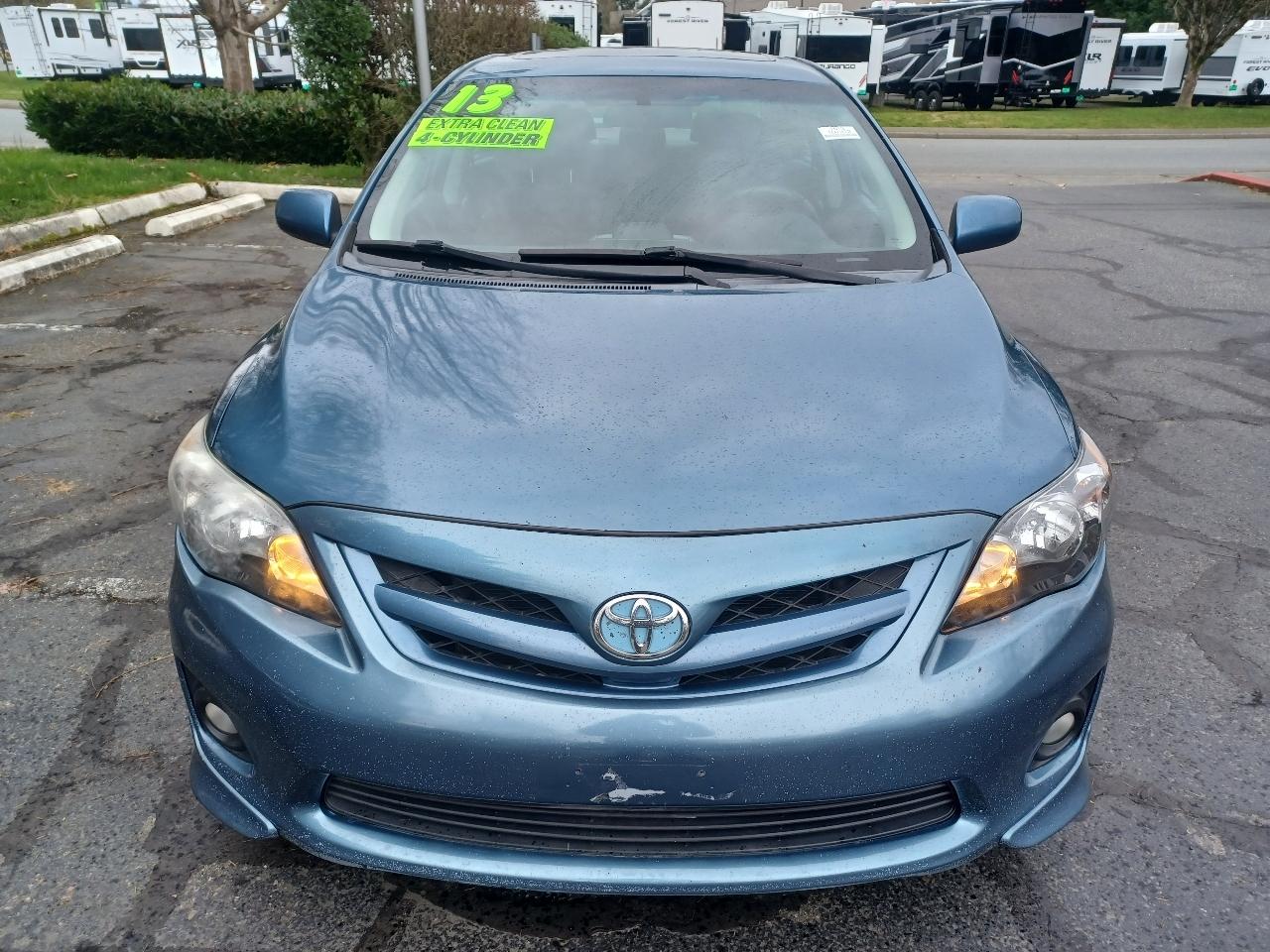 Toyota Corolla S 5-Speed MT 2013
