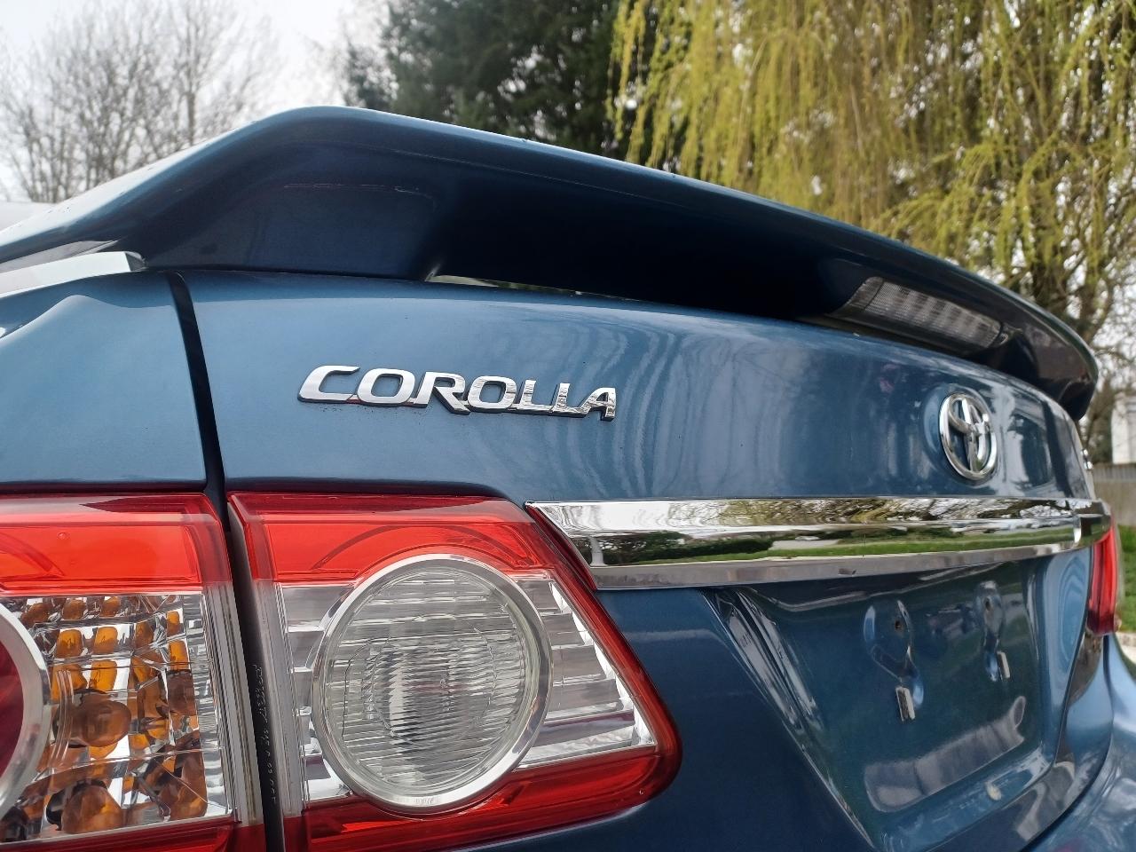 Toyota Corolla S 5-Speed MT 2013