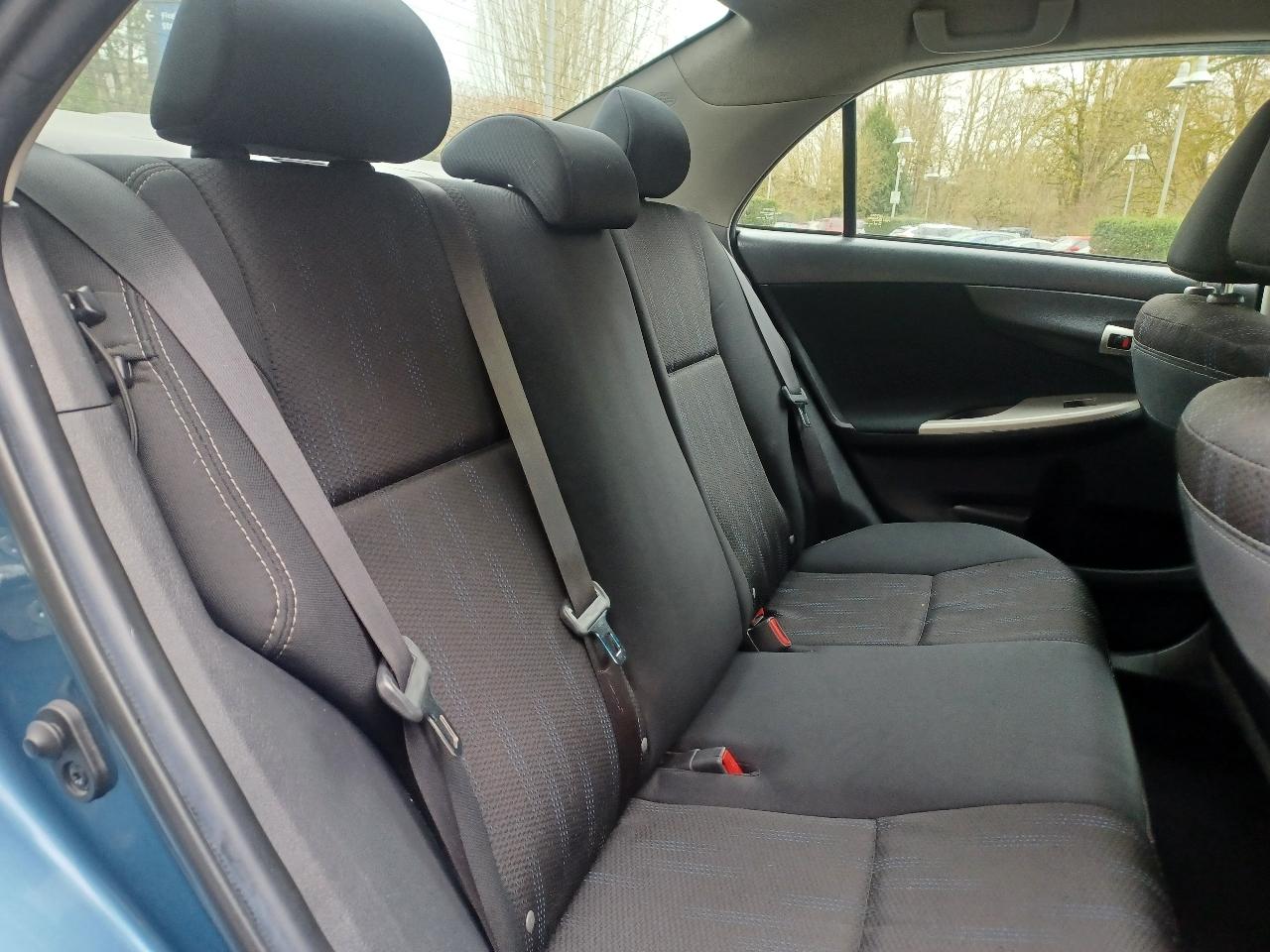 Toyota Corolla S 5-Speed MT 2013