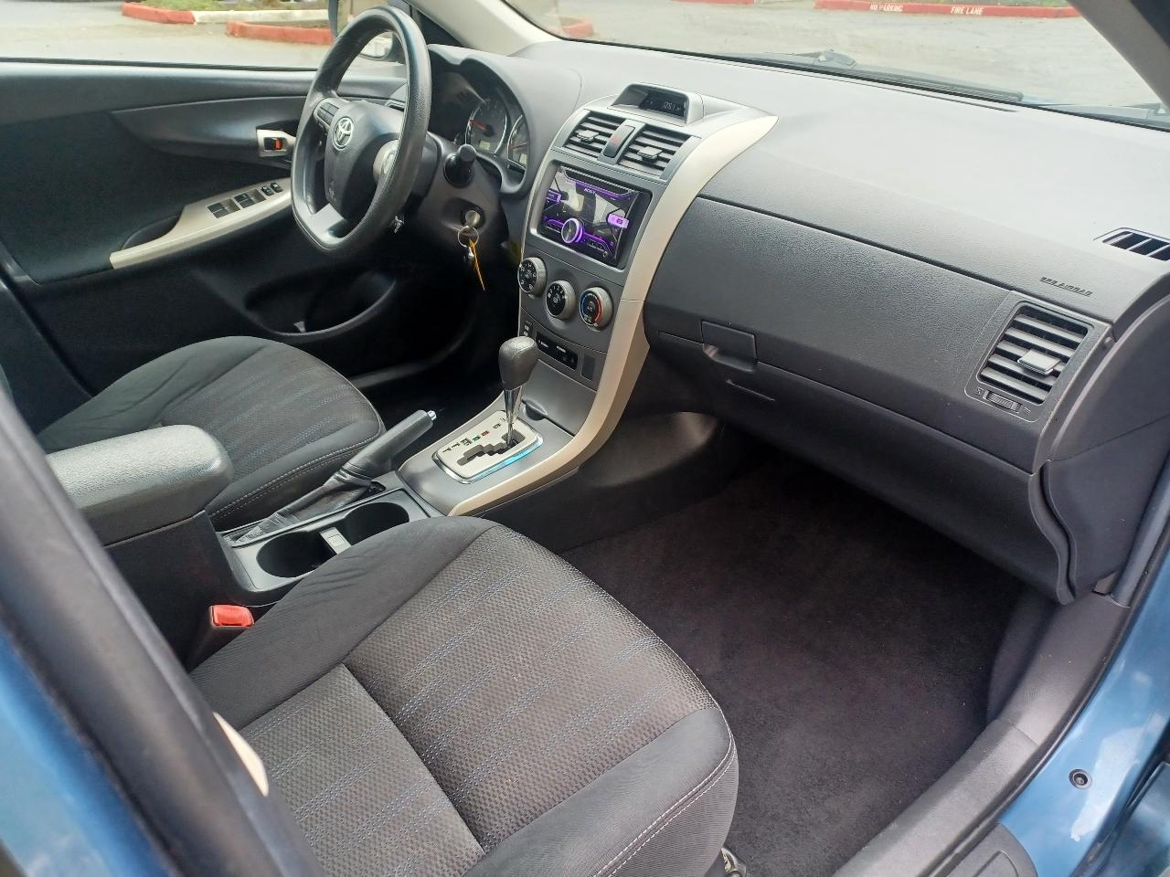 Toyota Corolla S 5-Speed MT 2013