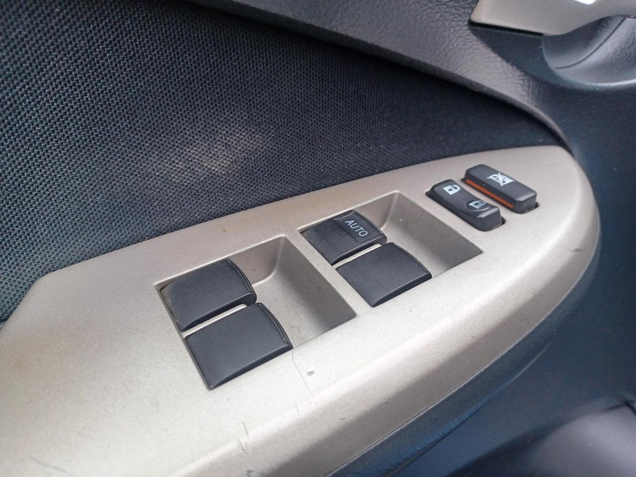 Toyota Corolla S 5-Speed MT 2013