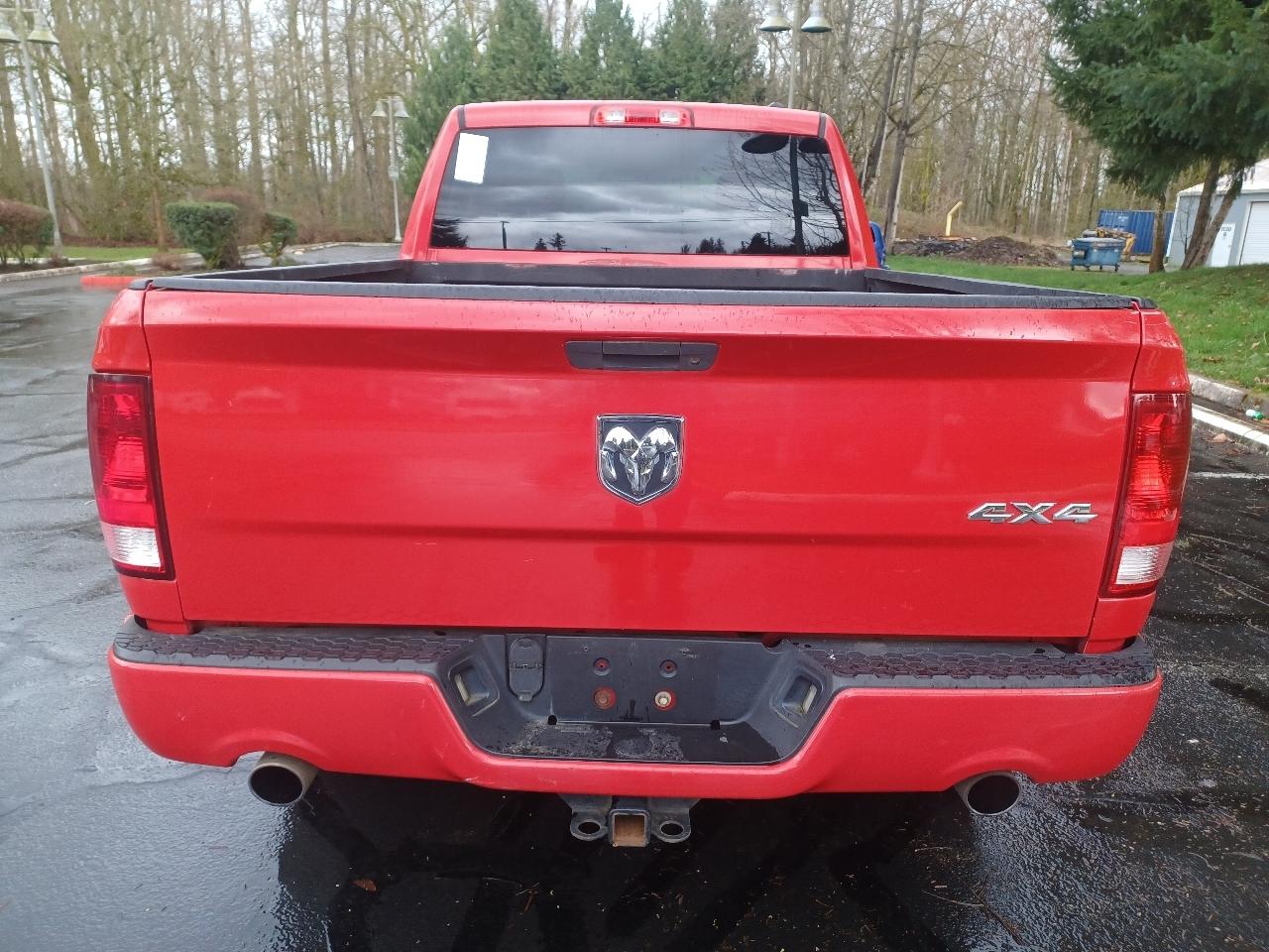 RAM 1500 ST Quad Cab 4WD 2012