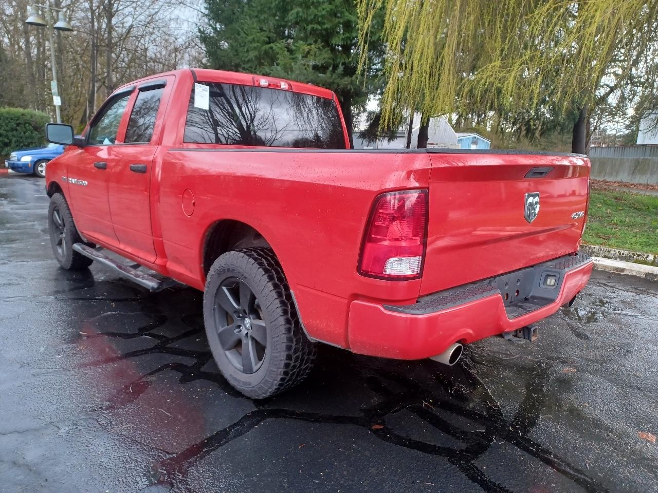 RAM 1500 ST Quad Cab 4WD 2012