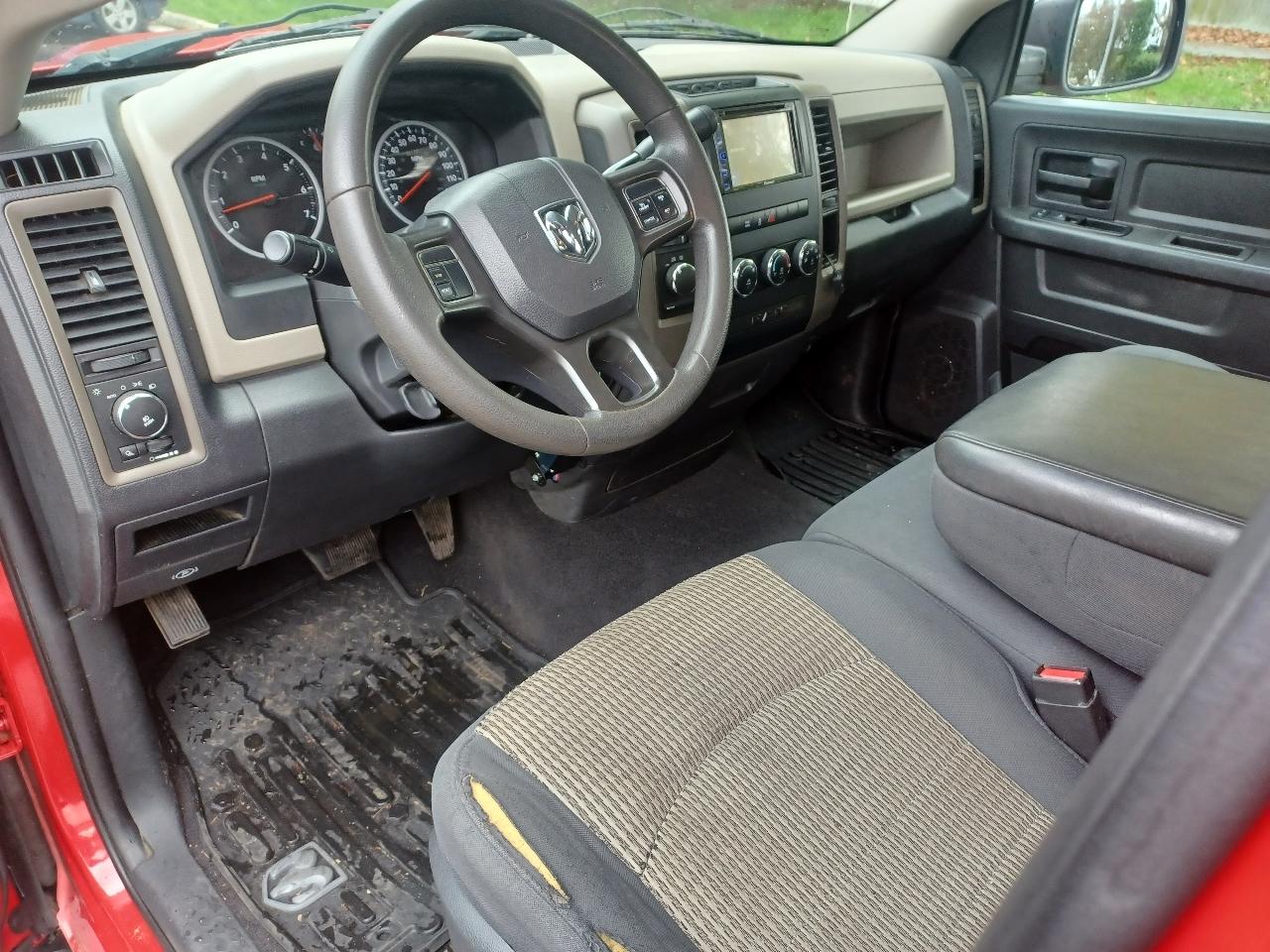 RAM 1500 ST Quad Cab 4WD 2012