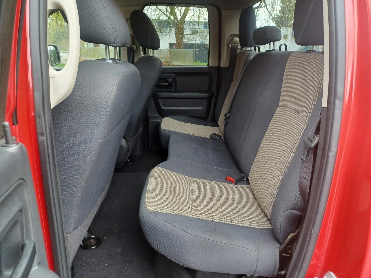 RAM 1500 ST Quad Cab 4WD 2012