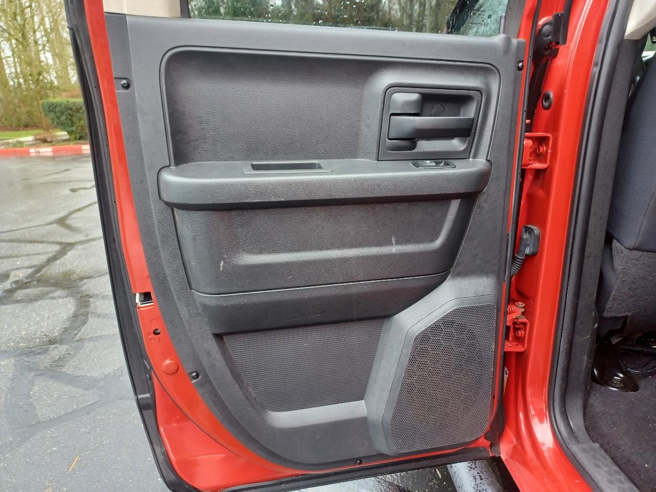 RAM 1500 ST Quad Cab 4WD 2012