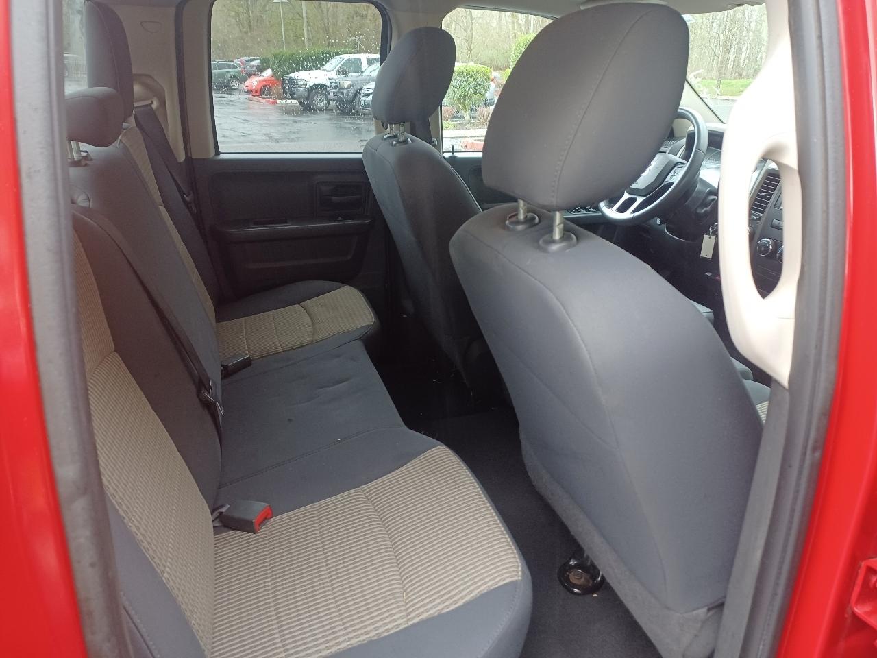 RAM 1500 ST Quad Cab 4WD 2012