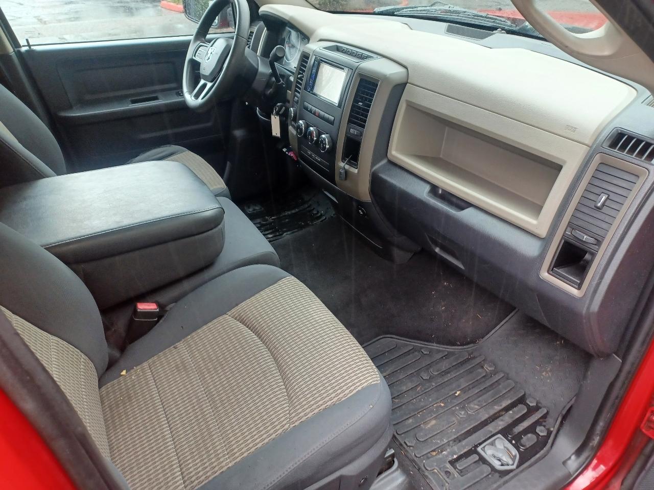 RAM 1500 ST Quad Cab 4WD 2012