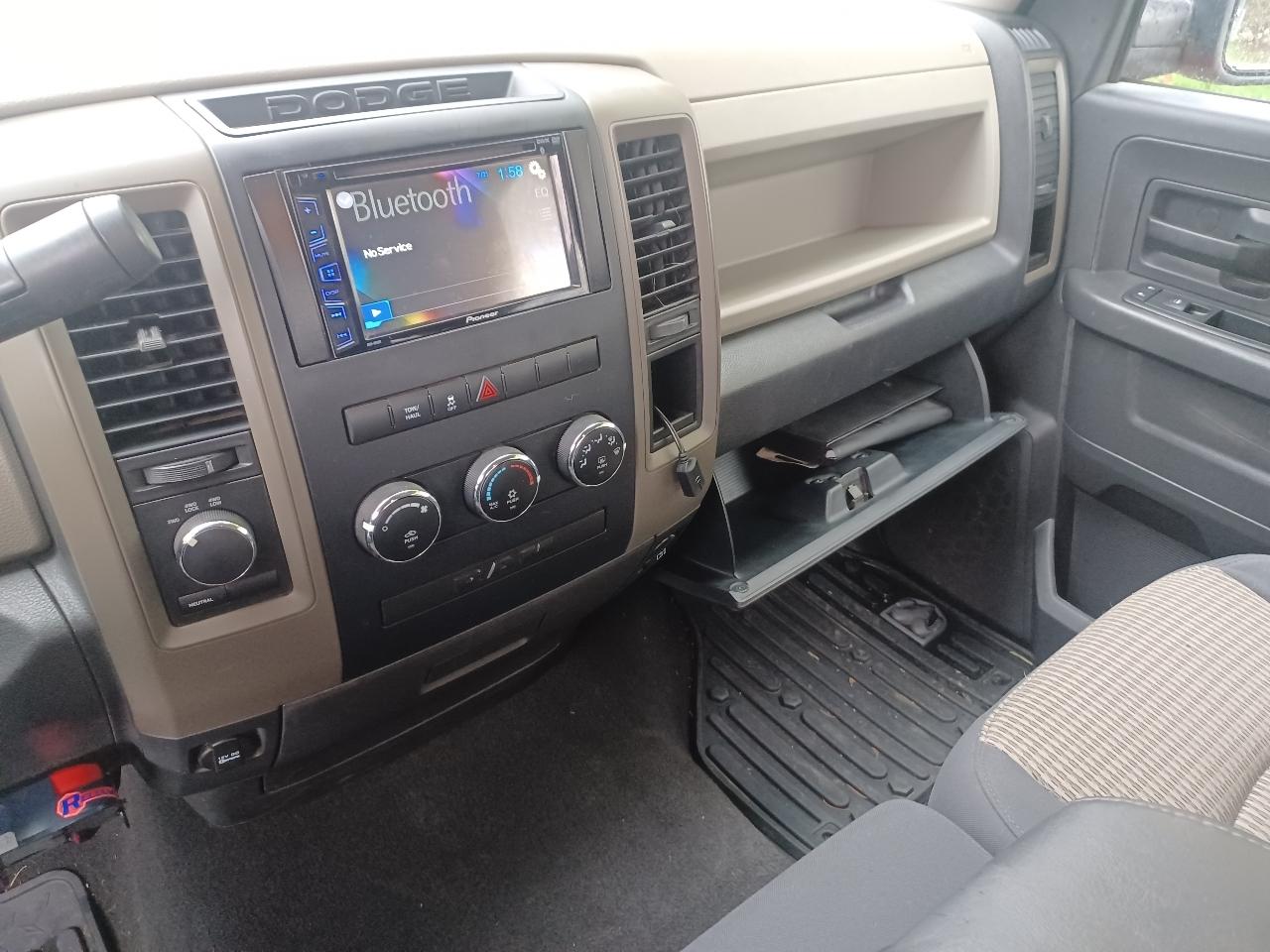 RAM 1500 ST Quad Cab 4WD 2012