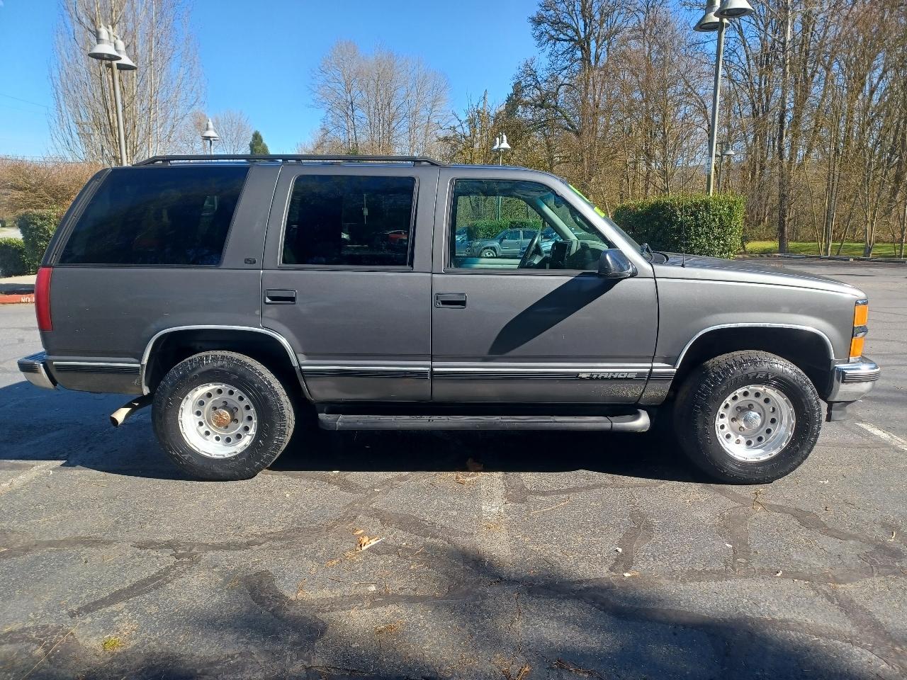 Chevrolet Tahoe 4-Door 4WD 1999