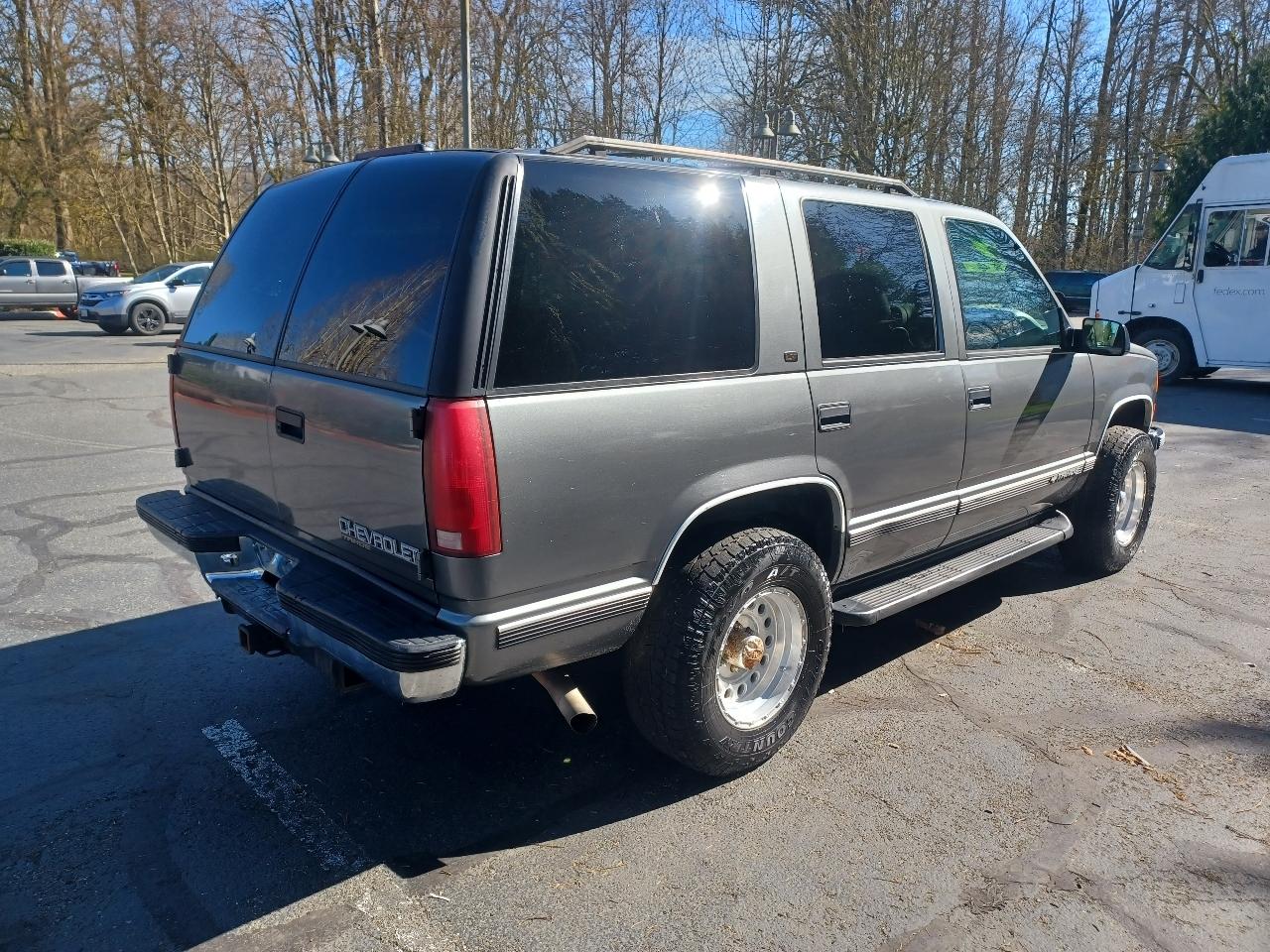 Chevrolet Tahoe 4-Door 4WD 1999