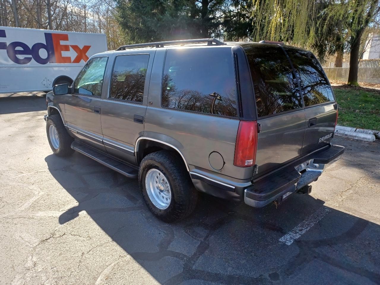 Chevrolet Tahoe 4-Door 4WD 1999