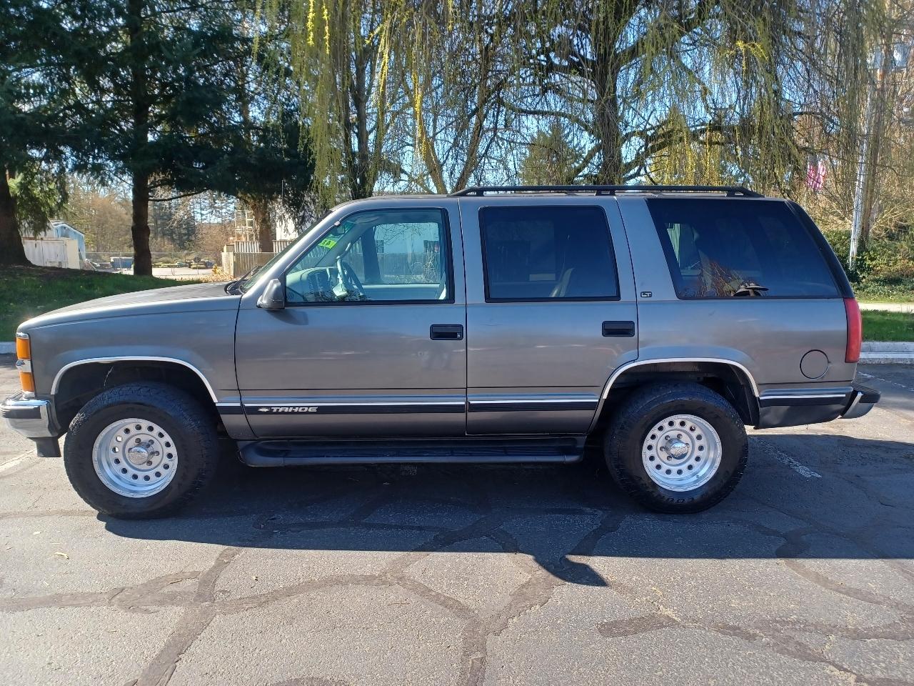 Chevrolet Tahoe 4-Door 4WD 1999