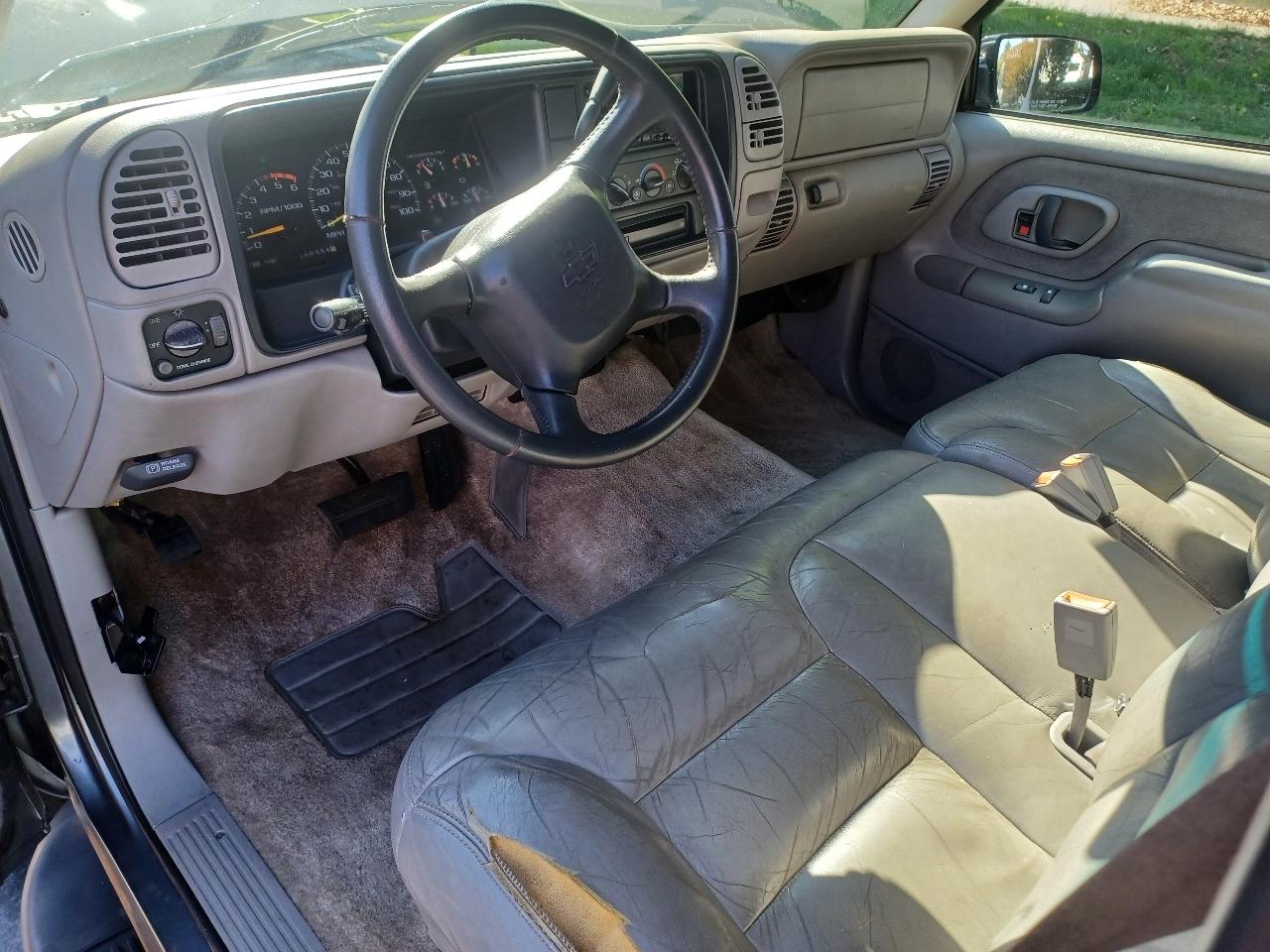 Chevrolet Tahoe 4-Door 4WD 1999