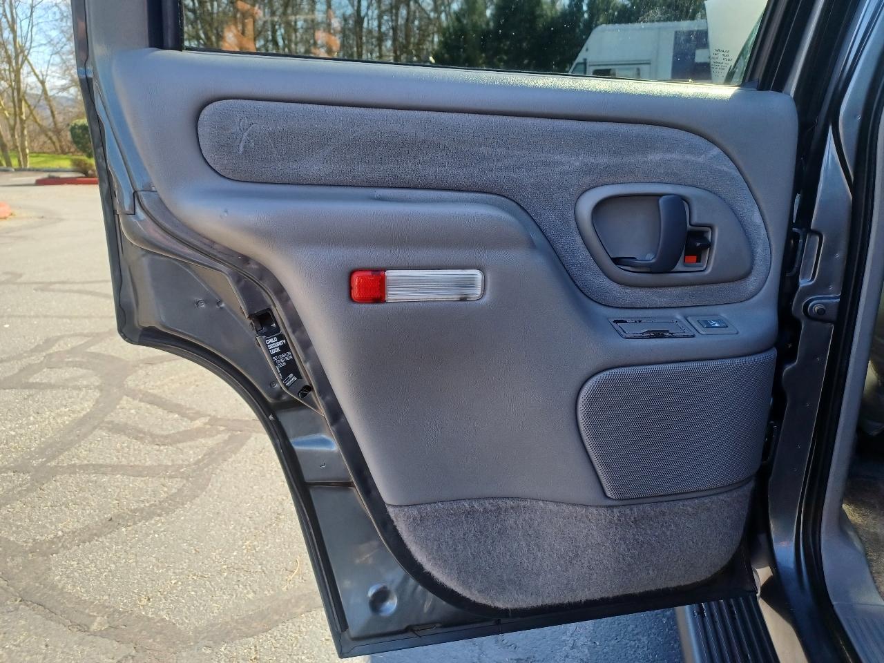 Chevrolet Tahoe 4-Door 4WD 1999