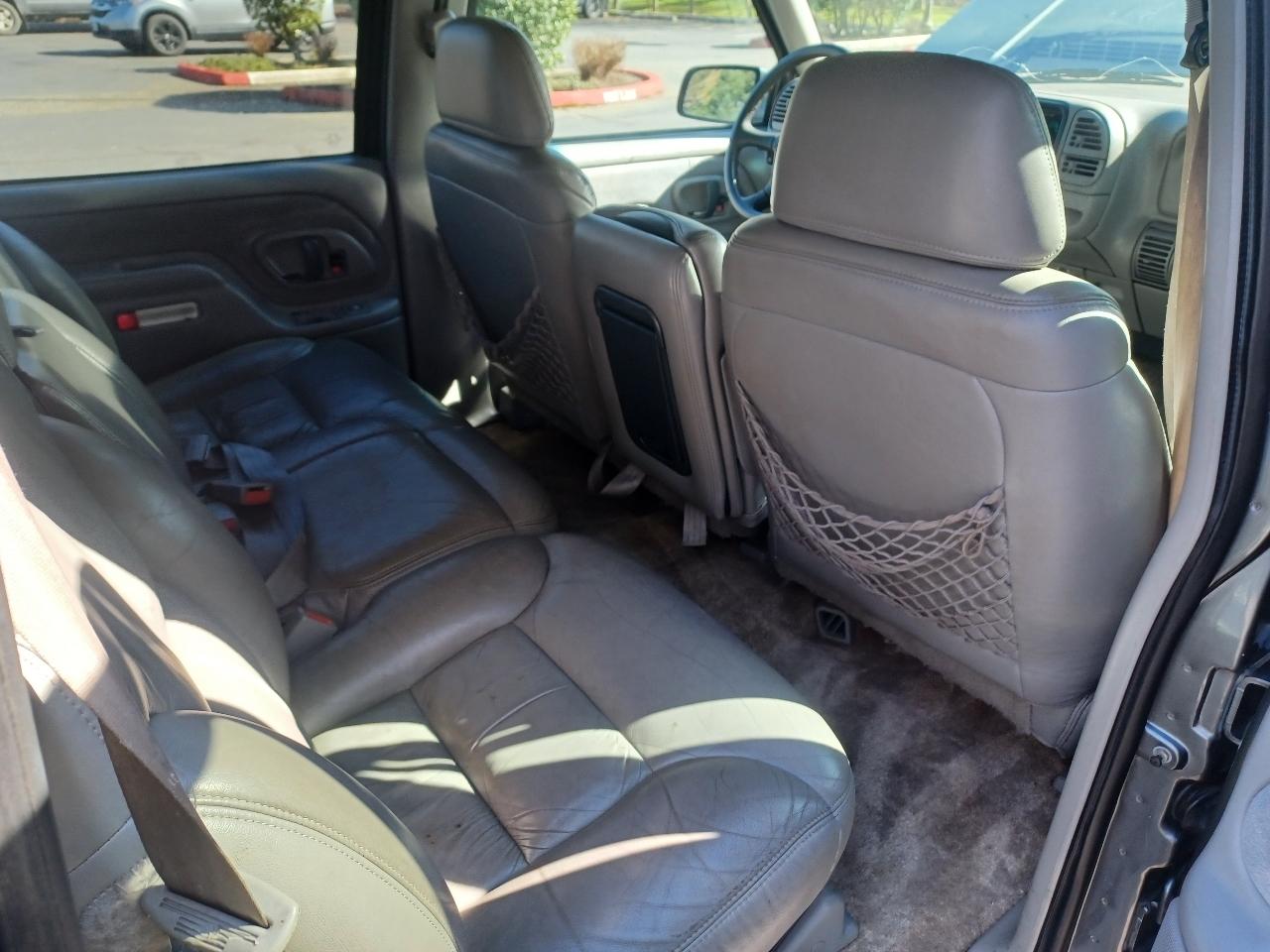 Chevrolet Tahoe 4-Door 4WD 1999