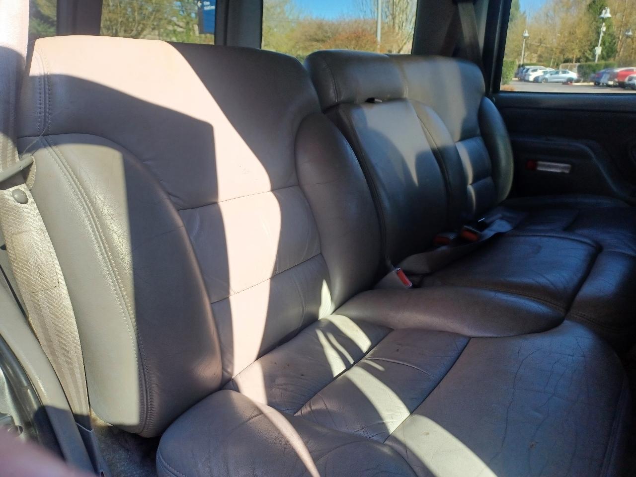 Chevrolet Tahoe 4-Door 4WD 1999