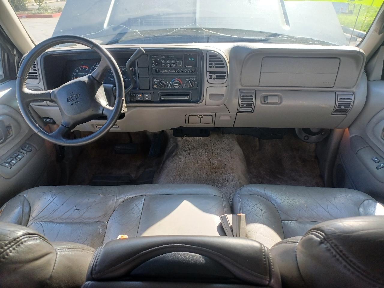 Chevrolet Tahoe 4-Door 4WD 1999