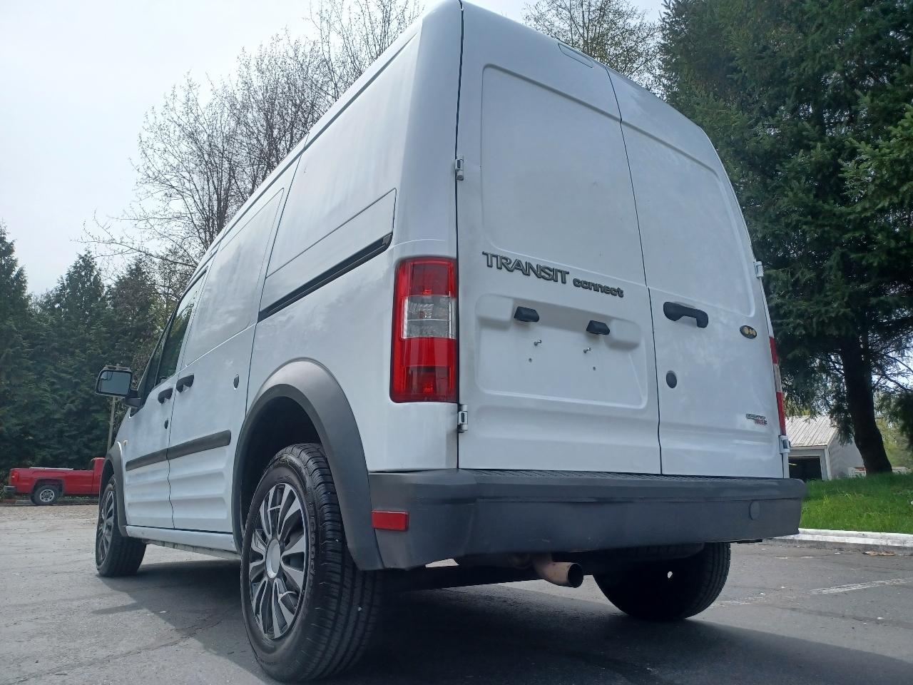 Ford Transit Connect XL with Rear Door Glass 2013