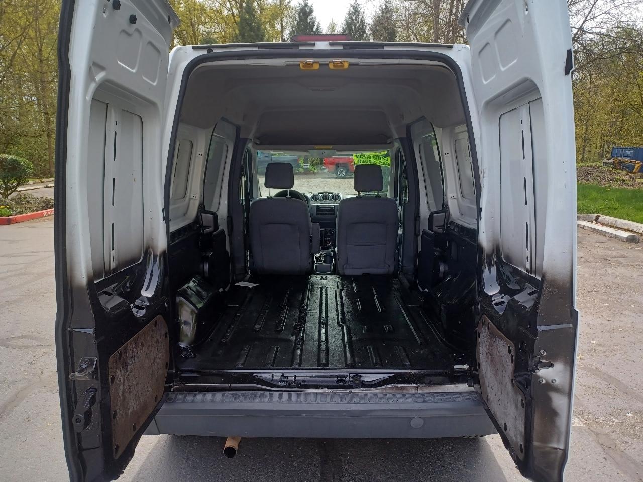 Ford Transit Connect XL with Rear Door Glass 2013