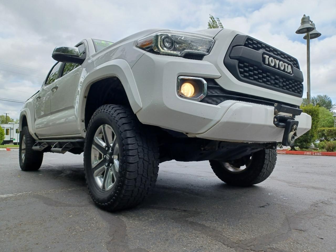 Toyota Tacoma Limited Double Cab V6 6AT 4WD 2017