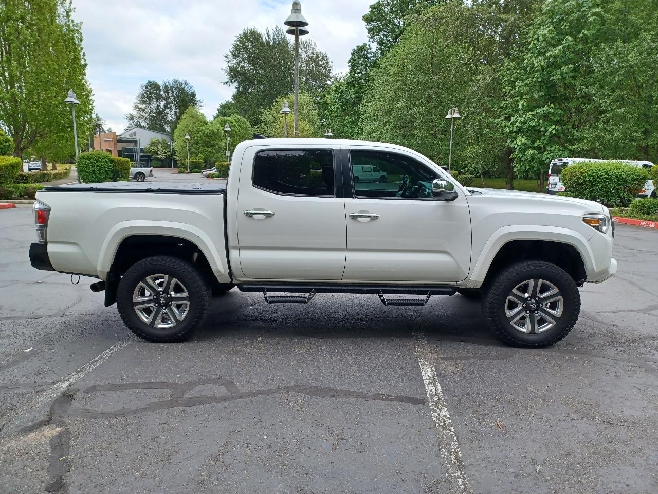 Toyota Tacoma Limited Double Cab V6 6AT 4WD 2017