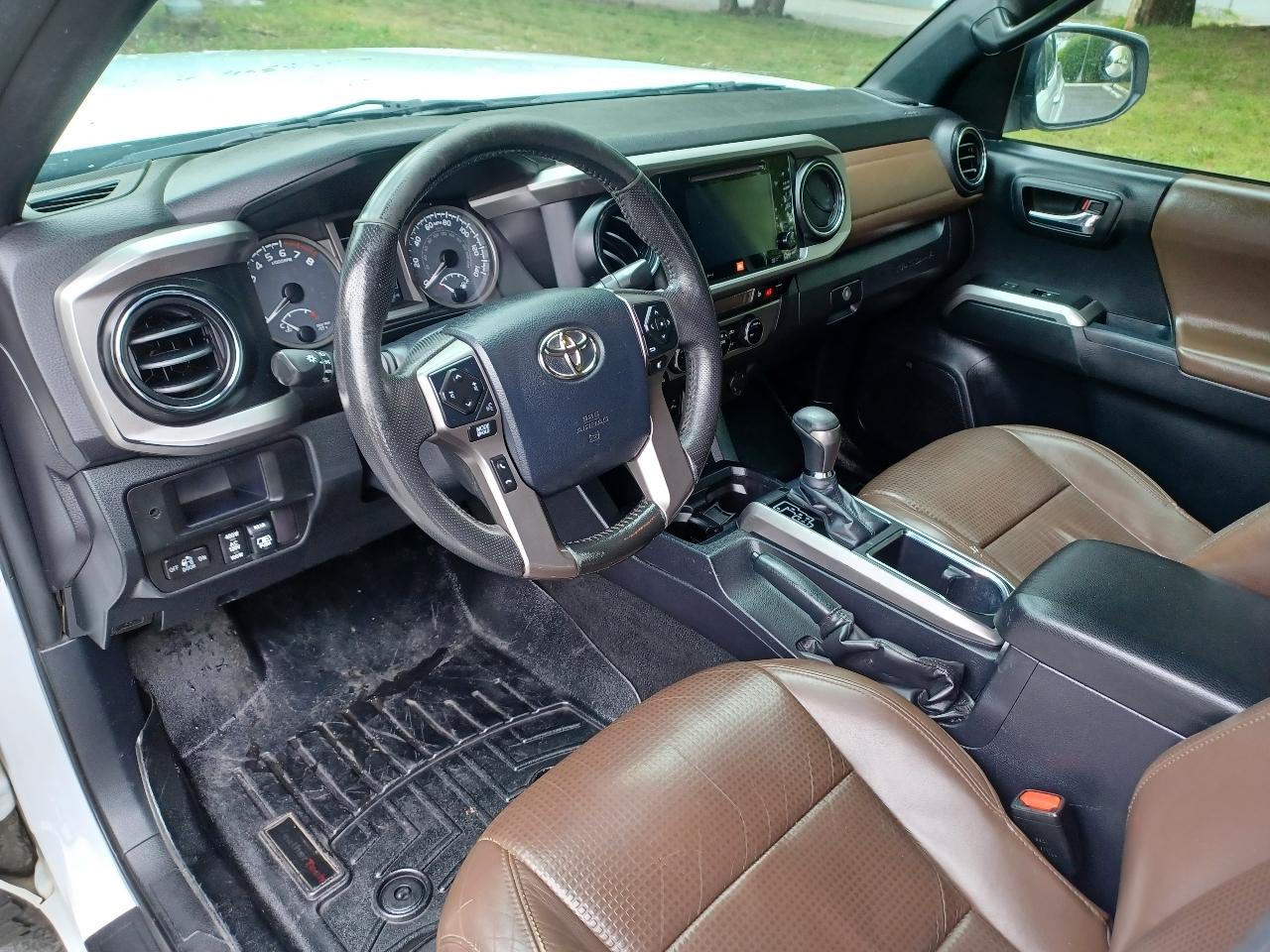 Toyota Tacoma Limited Double Cab V6 6AT 4WD 2017