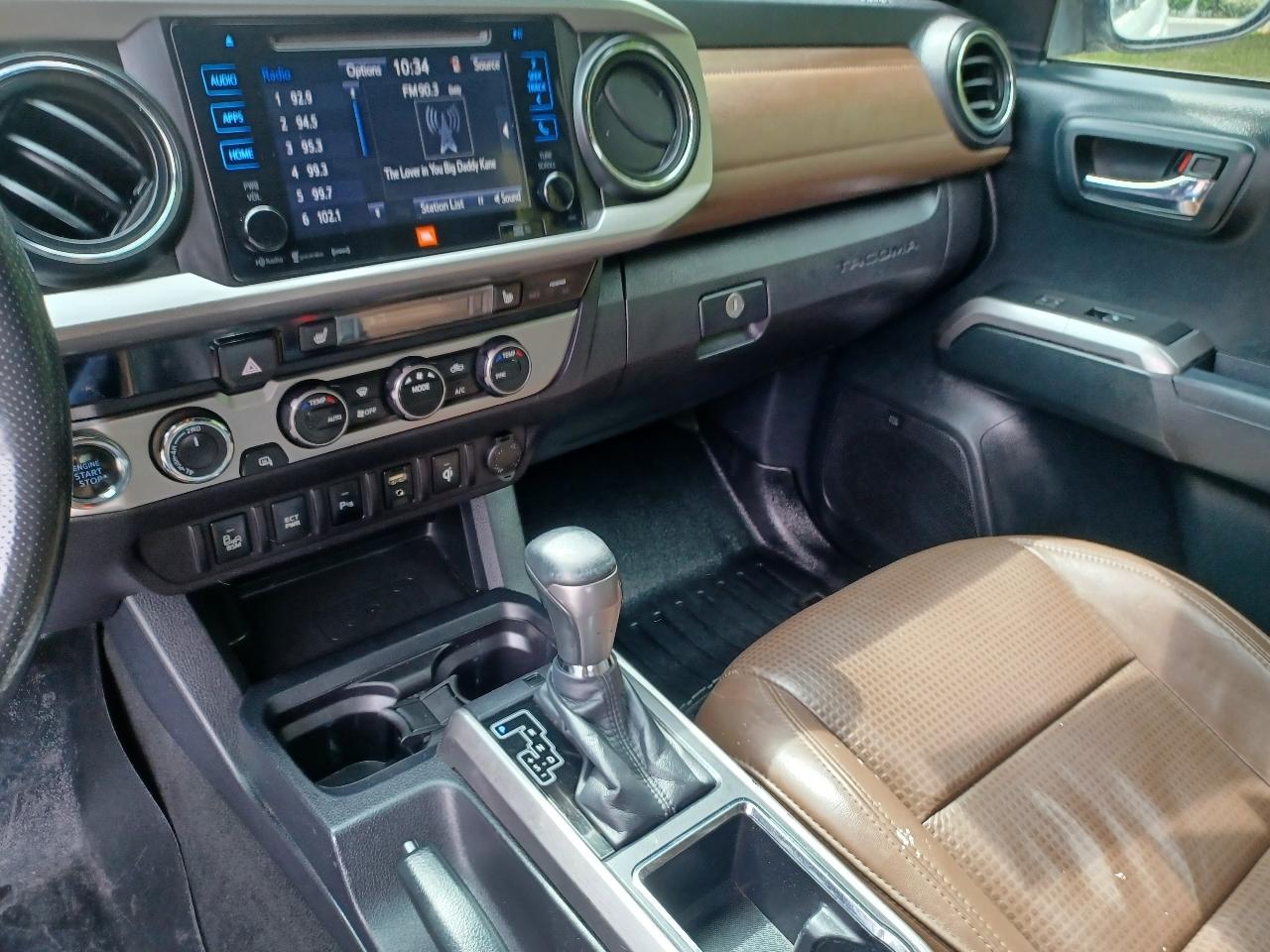 Toyota Tacoma Limited Double Cab V6 6AT 4WD 2017