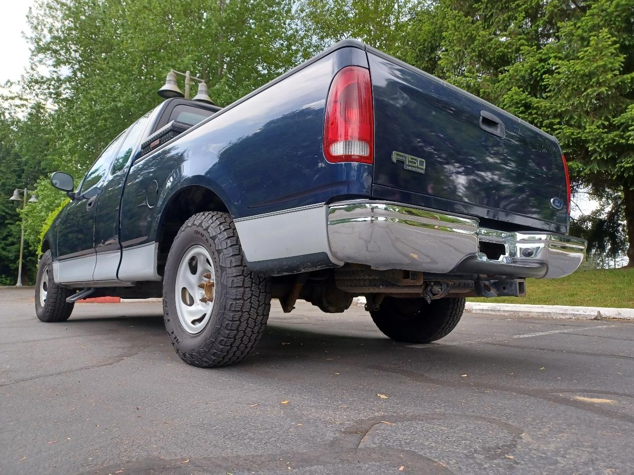 Ford F-150 Heritage XLT SuperCab Long Bed 2WD 2004